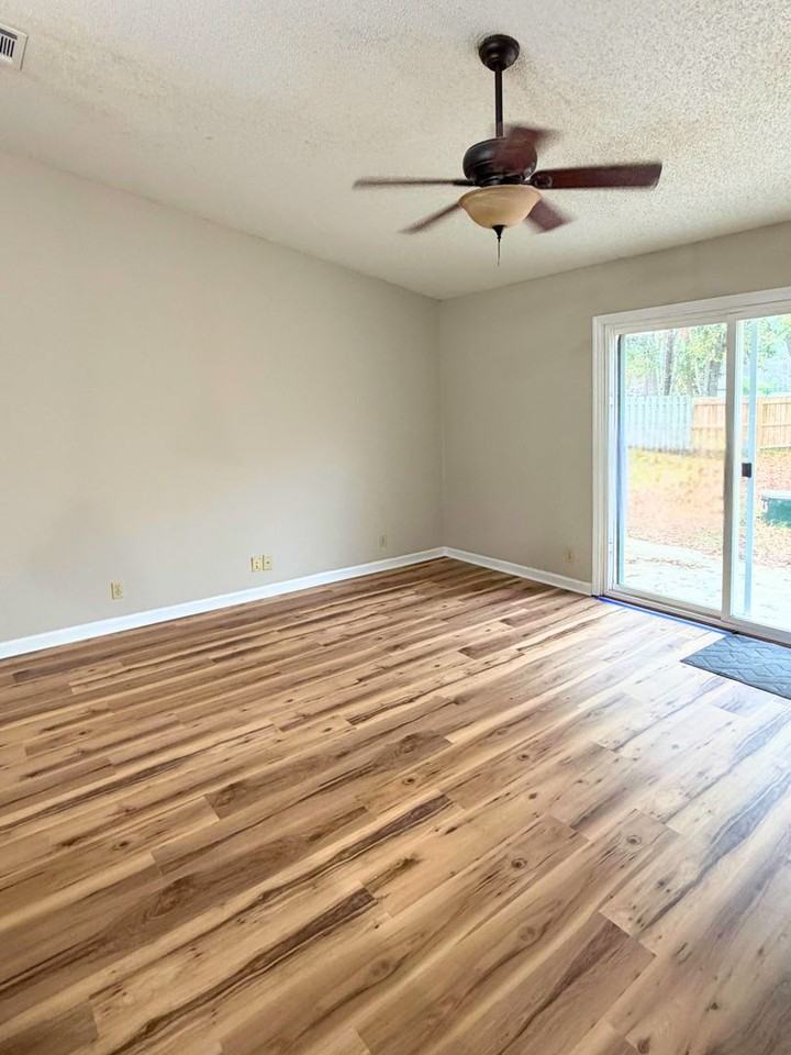 1200 Sussex Pl - Photo 4 of 9