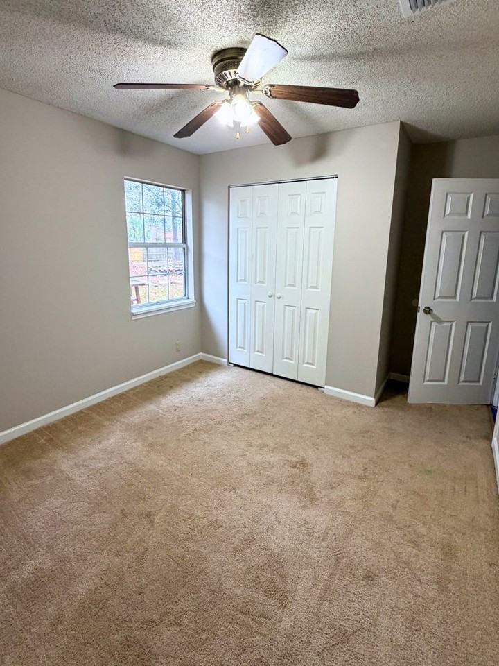 1200 Sussex Pl - Photo 6 of 9