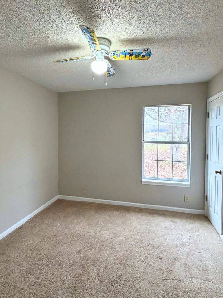 1200 Sussex Pl - Photo 7 of 9