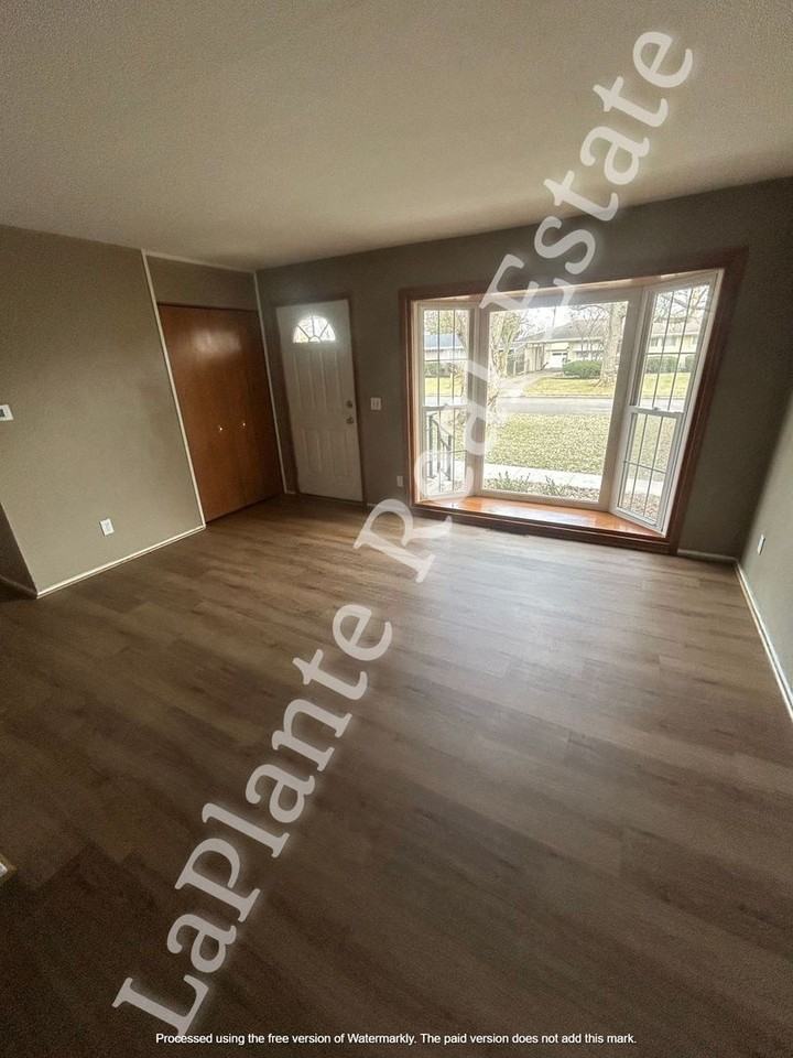 1409 Bradshaw Ct - Photo 4 of 18