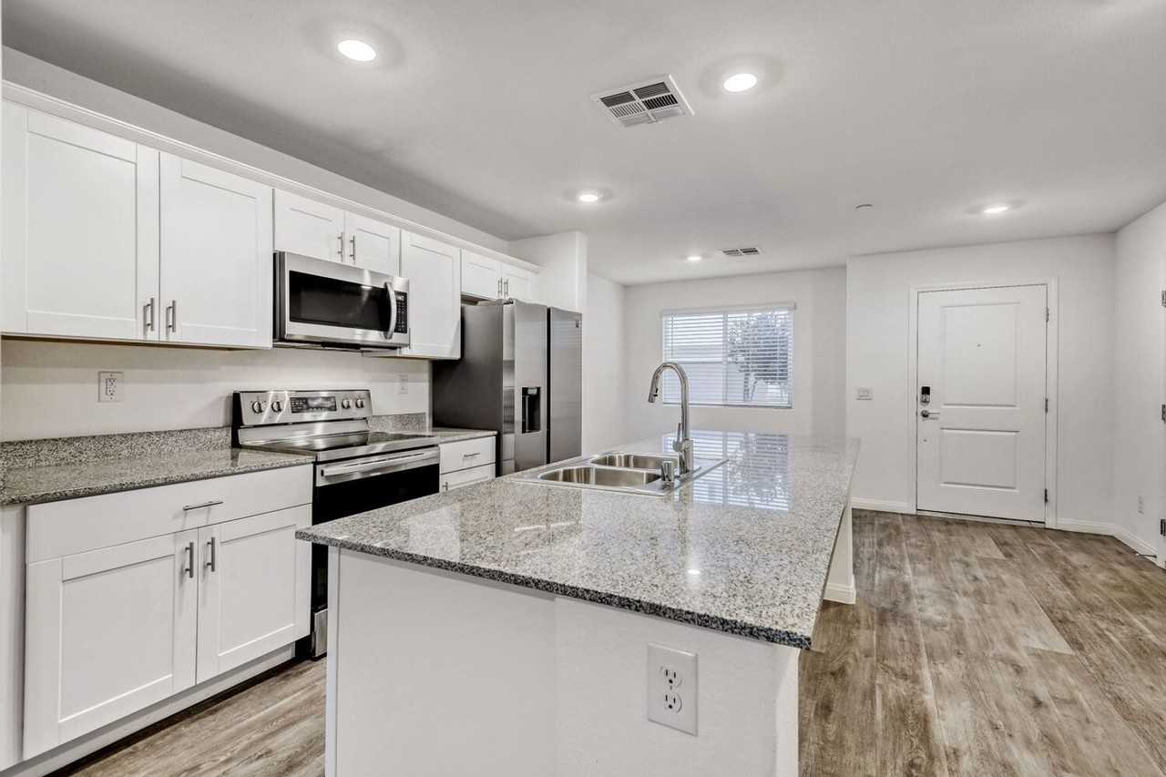 12230 Golden Wreath Rd - Photo 3 of 35