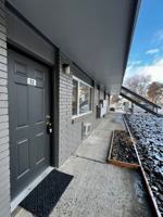 featured image of 2000 N Walnut St