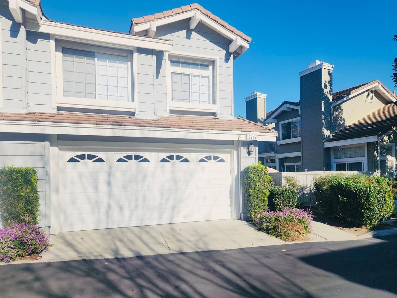 2275 Hawthorne Pl - Photo 2 of 34