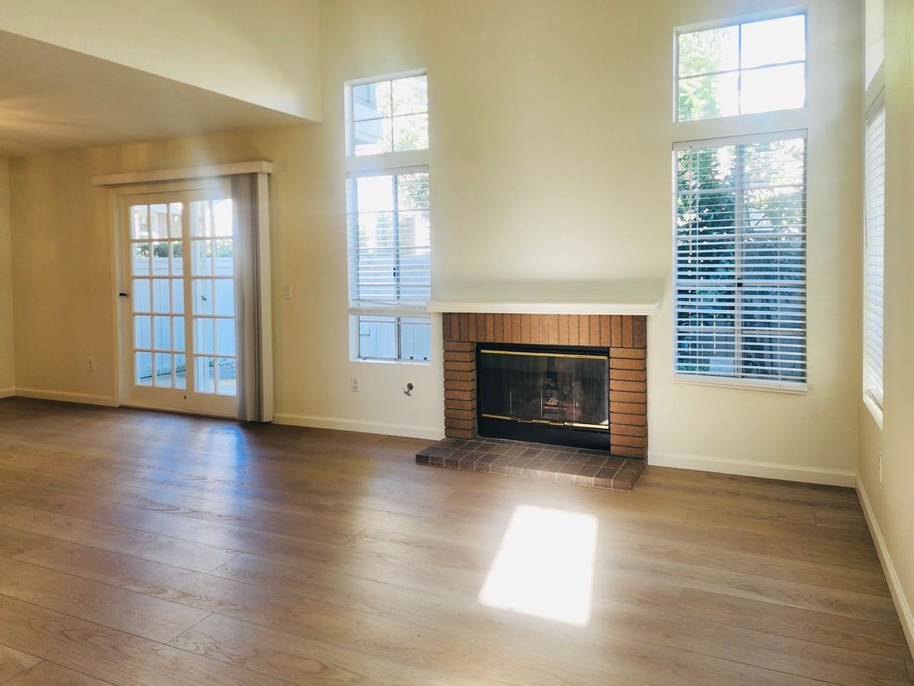 2275 Hawthorne Pl - Photo 5 of 34