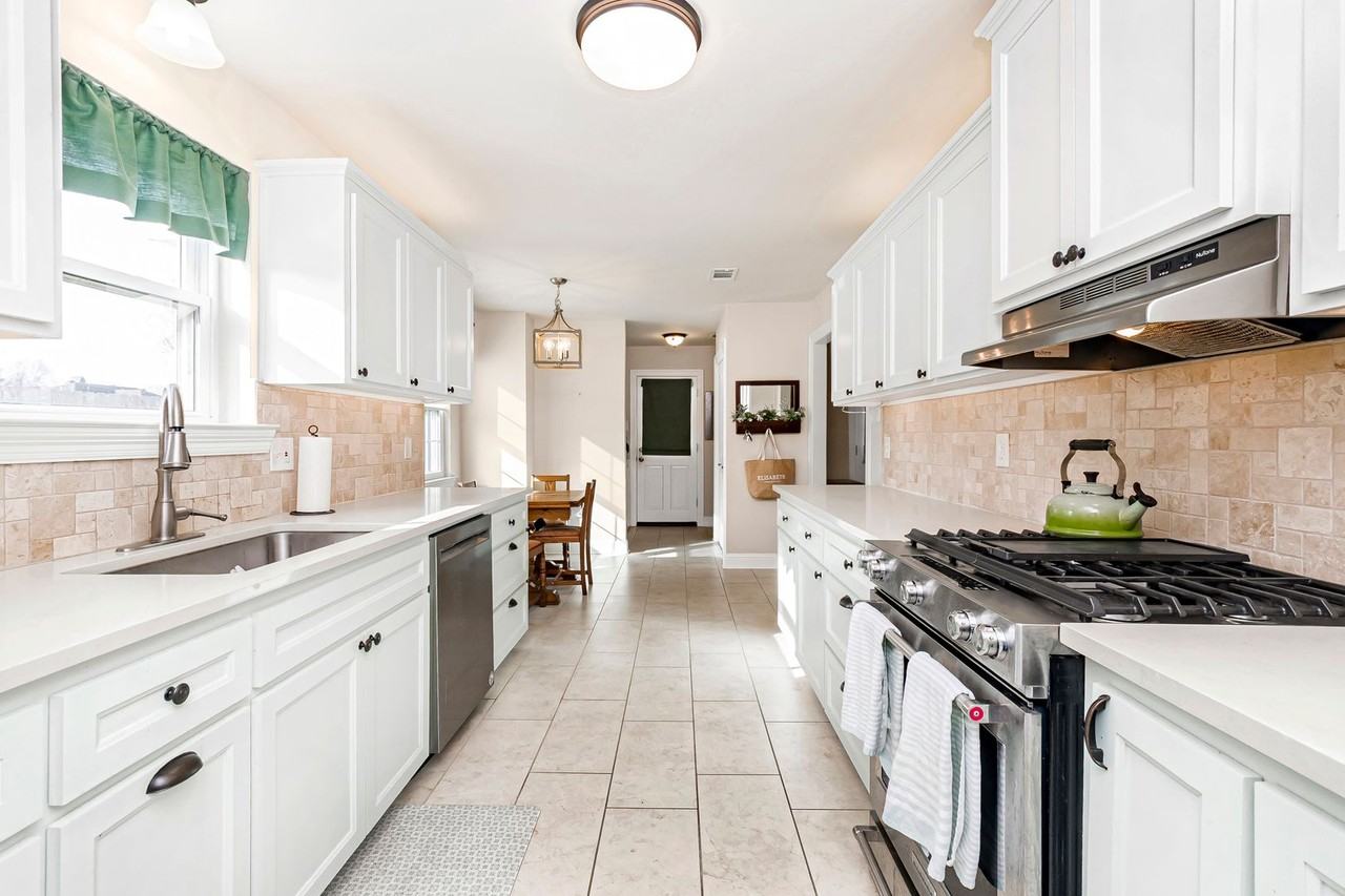 10859 Cal Rd - Photo 4 of 11