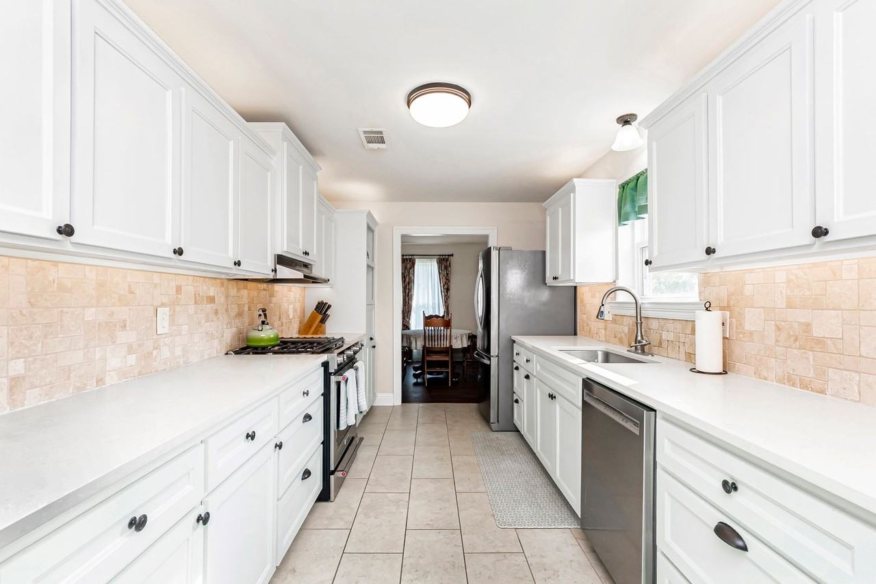 10859 Cal Rd - Photo 5 of 11