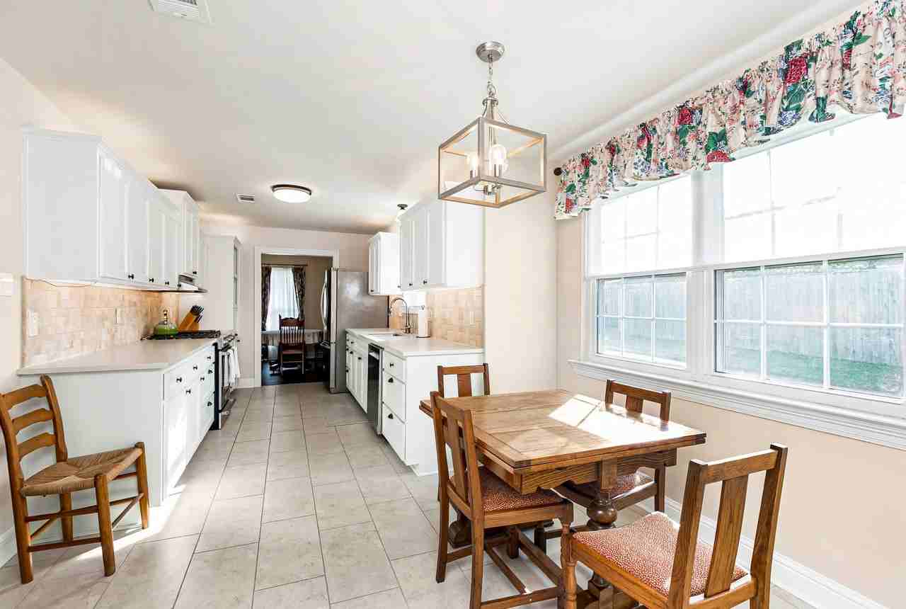 10859 Cal Rd - Photo 6 of 11