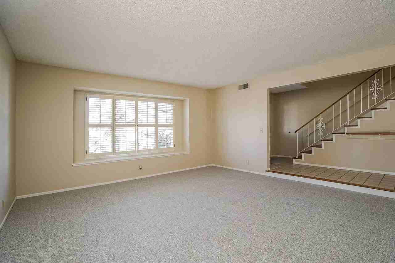 10612 Rose Cir - Photo 4 of 35