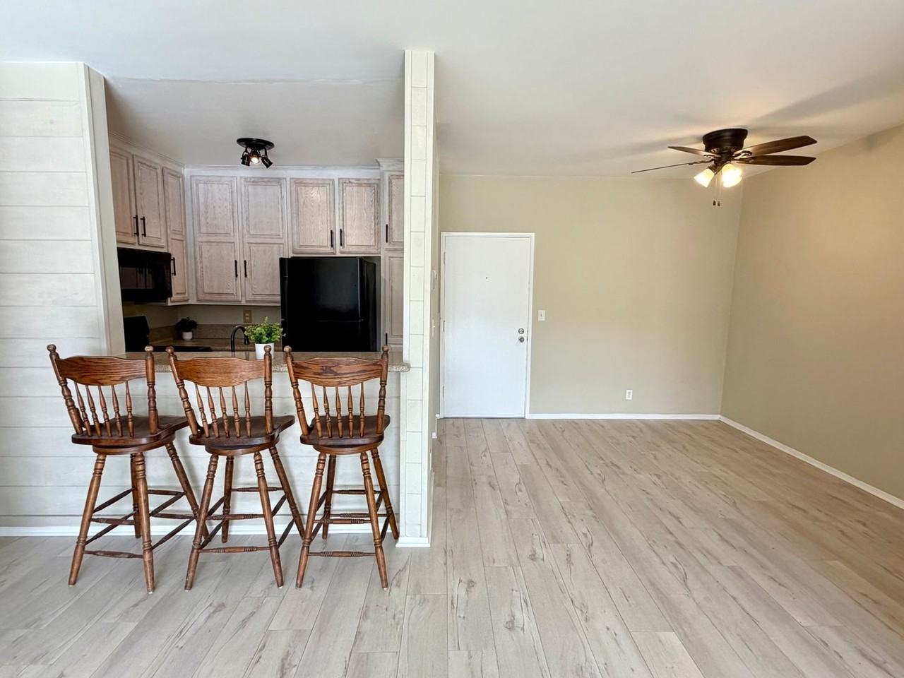 23901 Civic Center Way - Photo 6 of 27