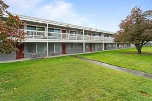 featured image of 220 N College Ave