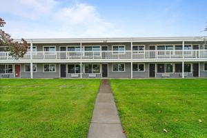 featured image of 220 N College Ave