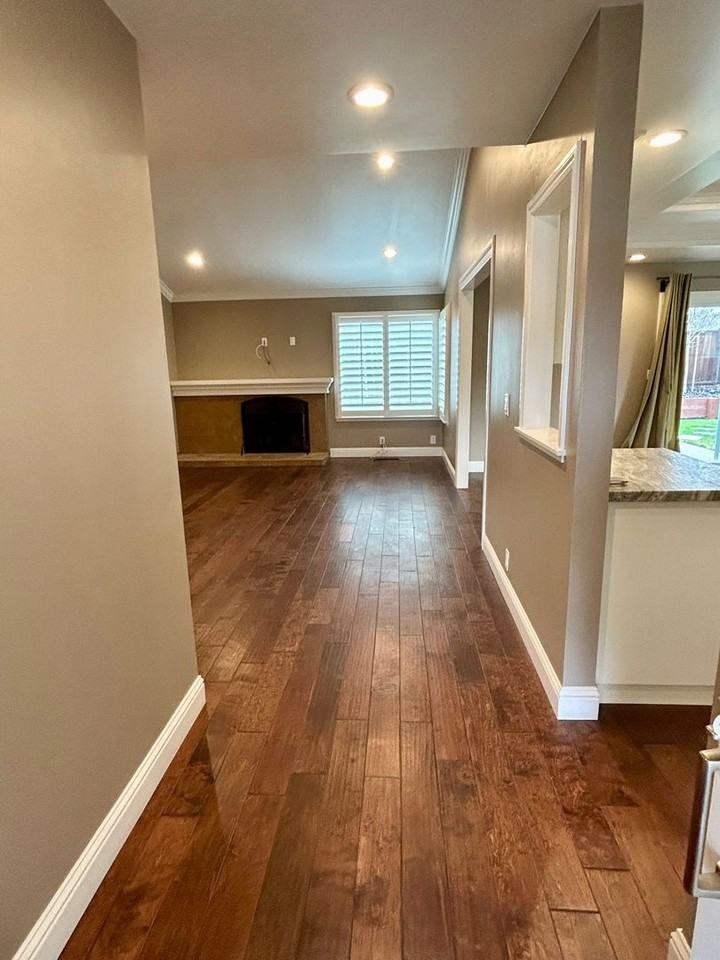 3084 Riviera Way - Photo 4 of 34