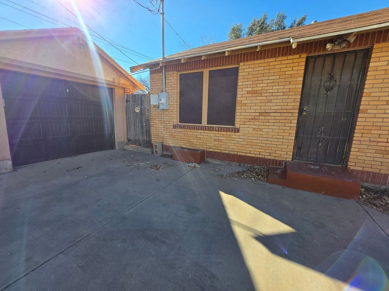 508 W 1st St - Photo 3 of 16