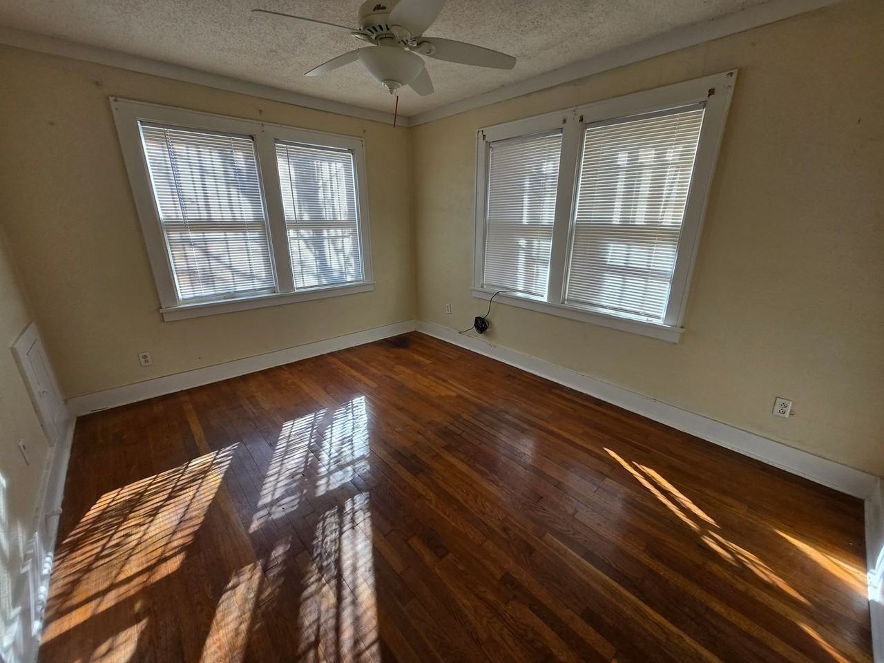 508 W 1st St - Photo 7 of 16