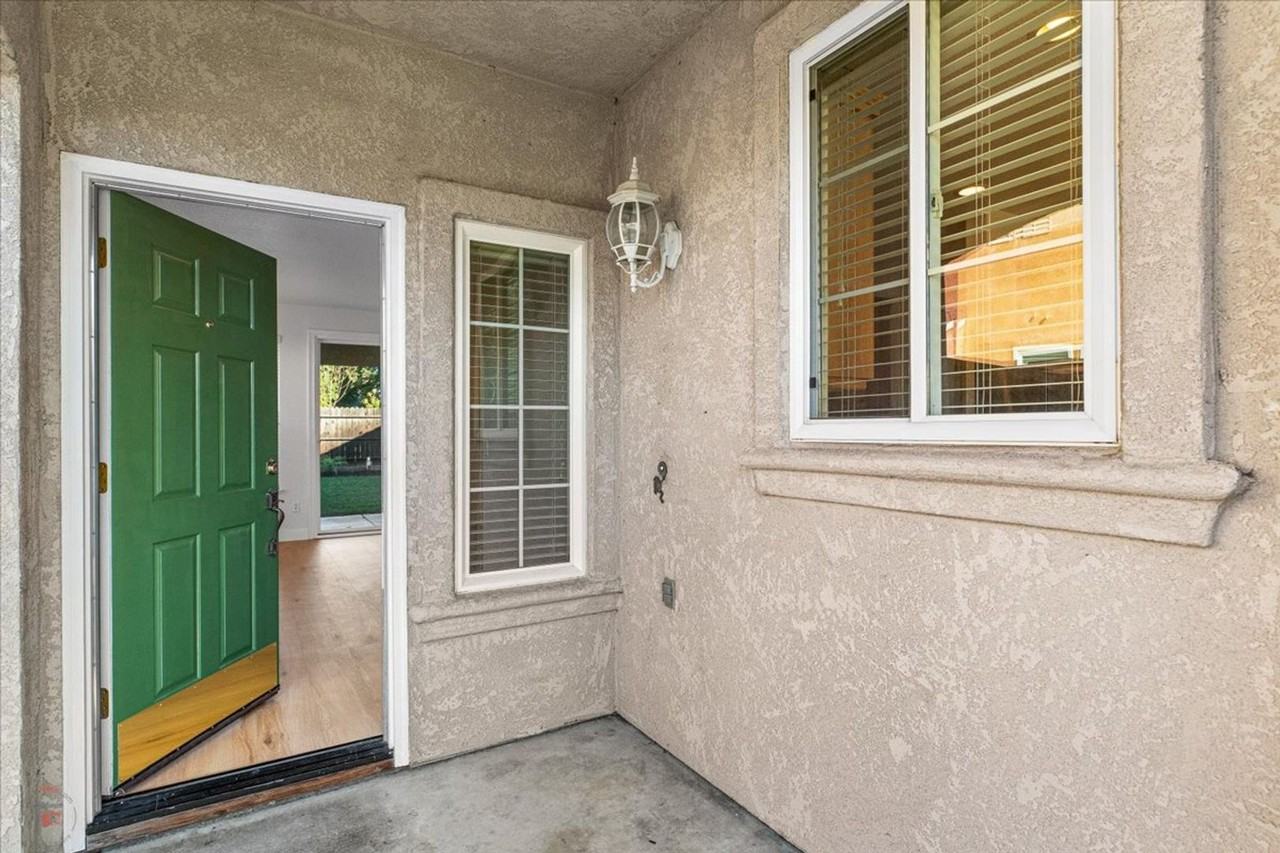 1839 Lexington Dr - Photo 6 of 45