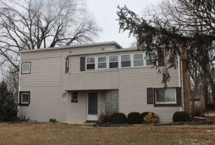 2821 S Queen St - Photo 1 of 1