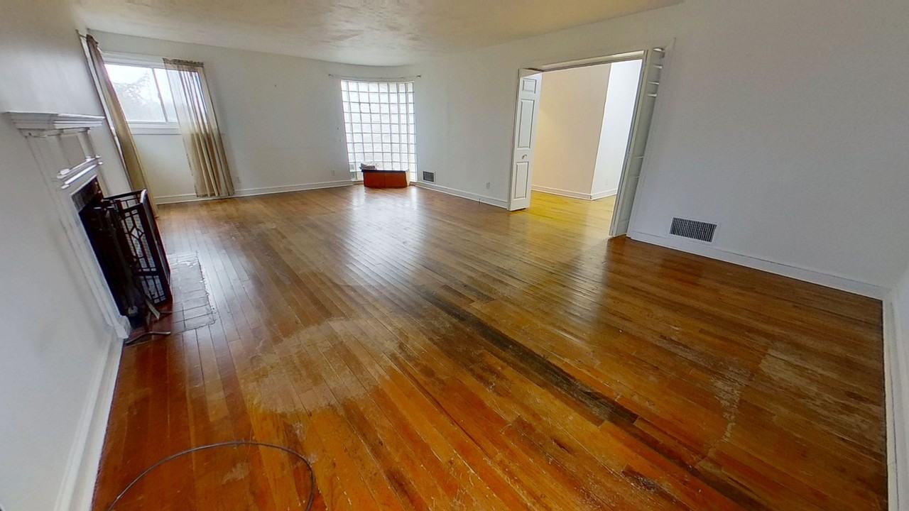 2821 S Queen St - Photo 2 of 15