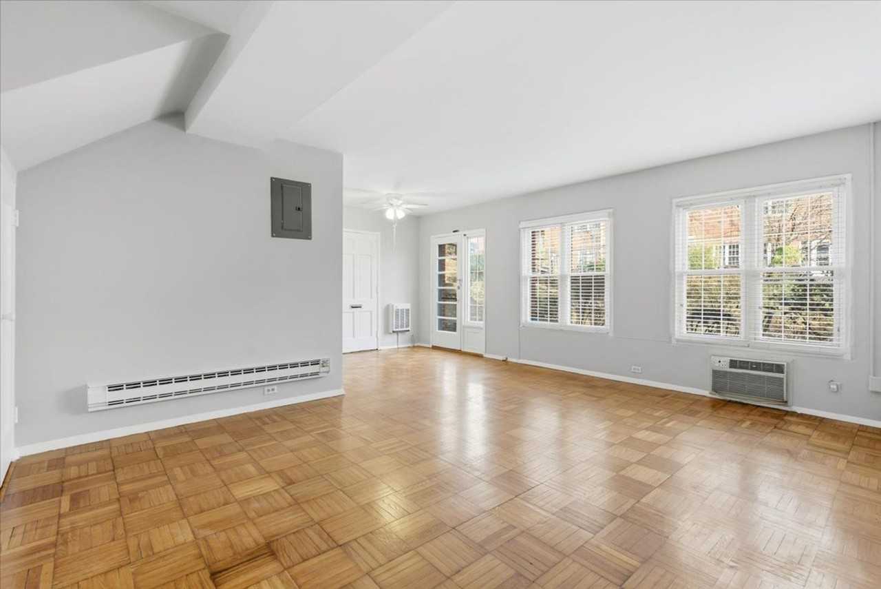 1737B Preston Rd - Photo 5 of 17