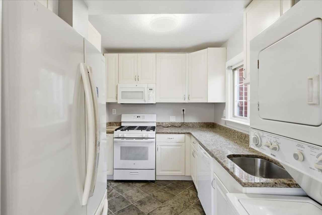 1737B Preston Rd - Photo 6 of 17