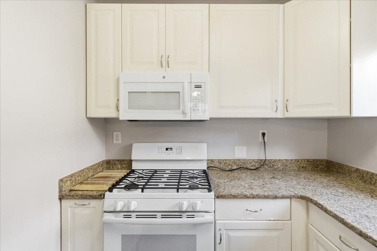 1737B Preston Rd - Photo 7 of 17