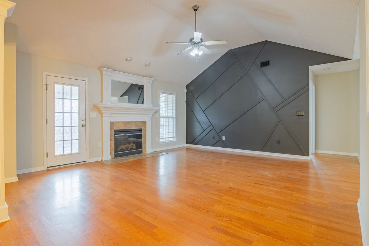 582 Lory Ln - Photo 6 of 42