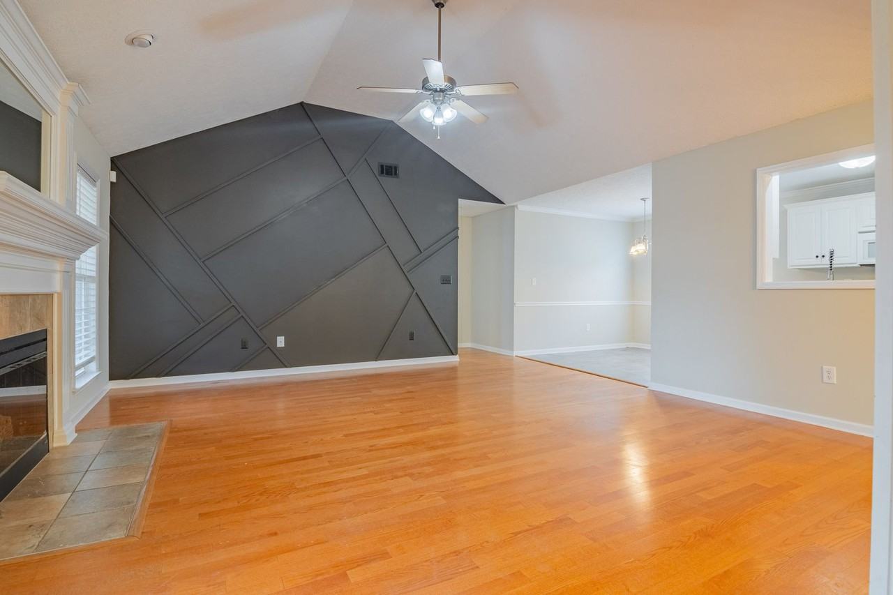 582 Lory Ln - Photo 7 of 42