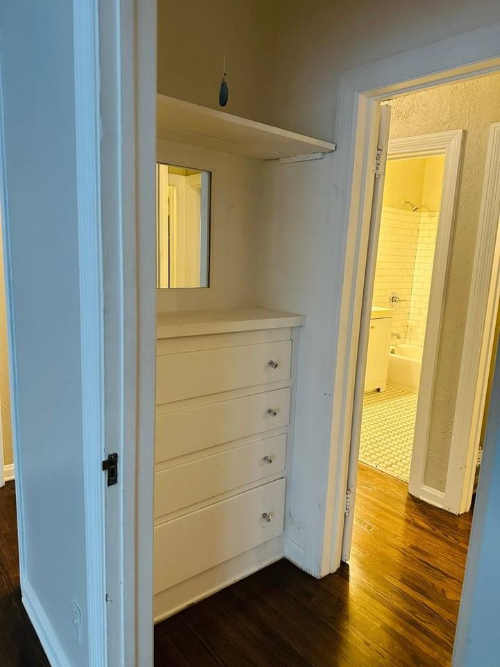 1841 E 4th St - Photo 6 of 12