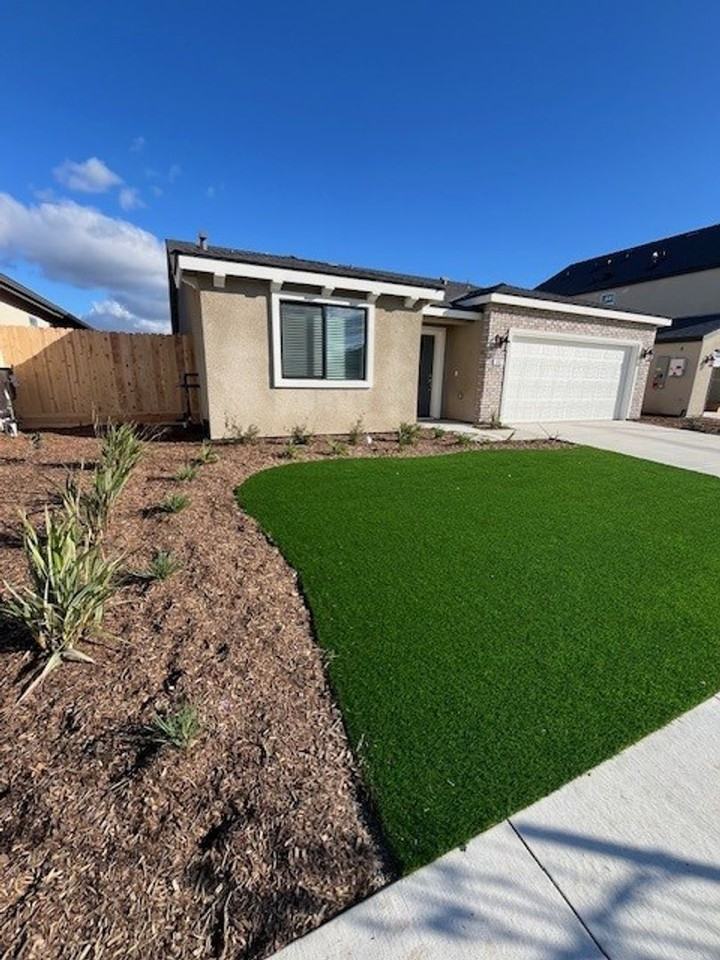 302 N Omalley St - Photo 2 of 13