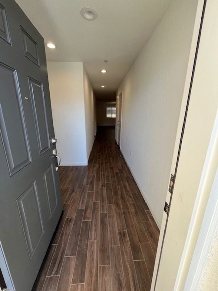 302 N Omalley St - Photo 3 of 13