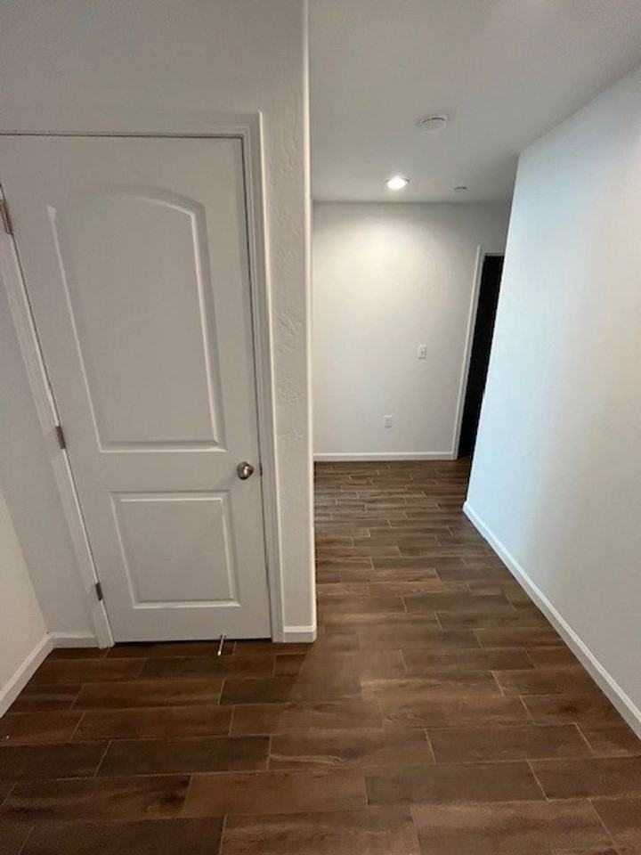 302 N Omalley St - Photo 4 of 13