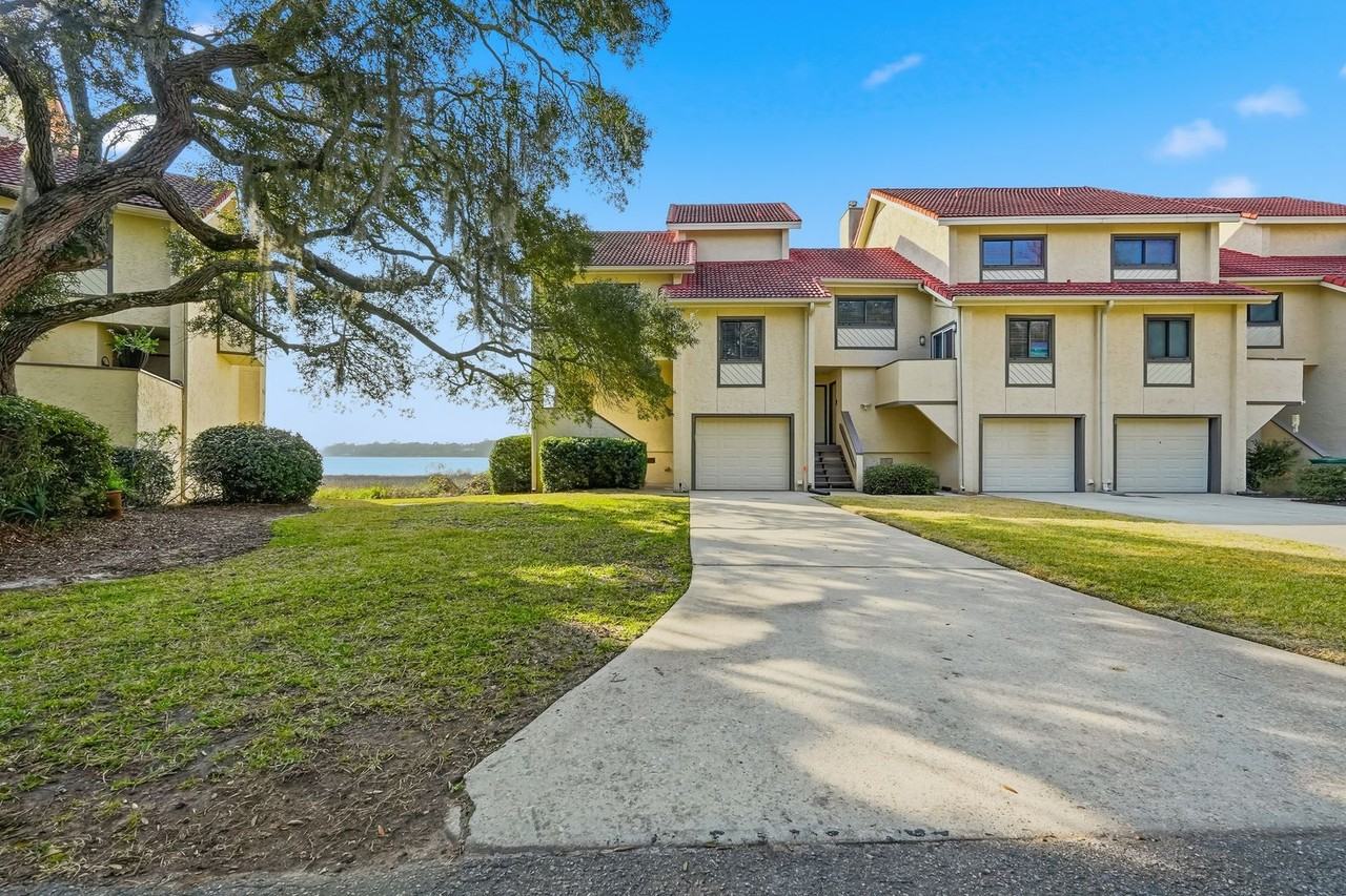 7 Marina Cove Dr - Photo 2 of 50