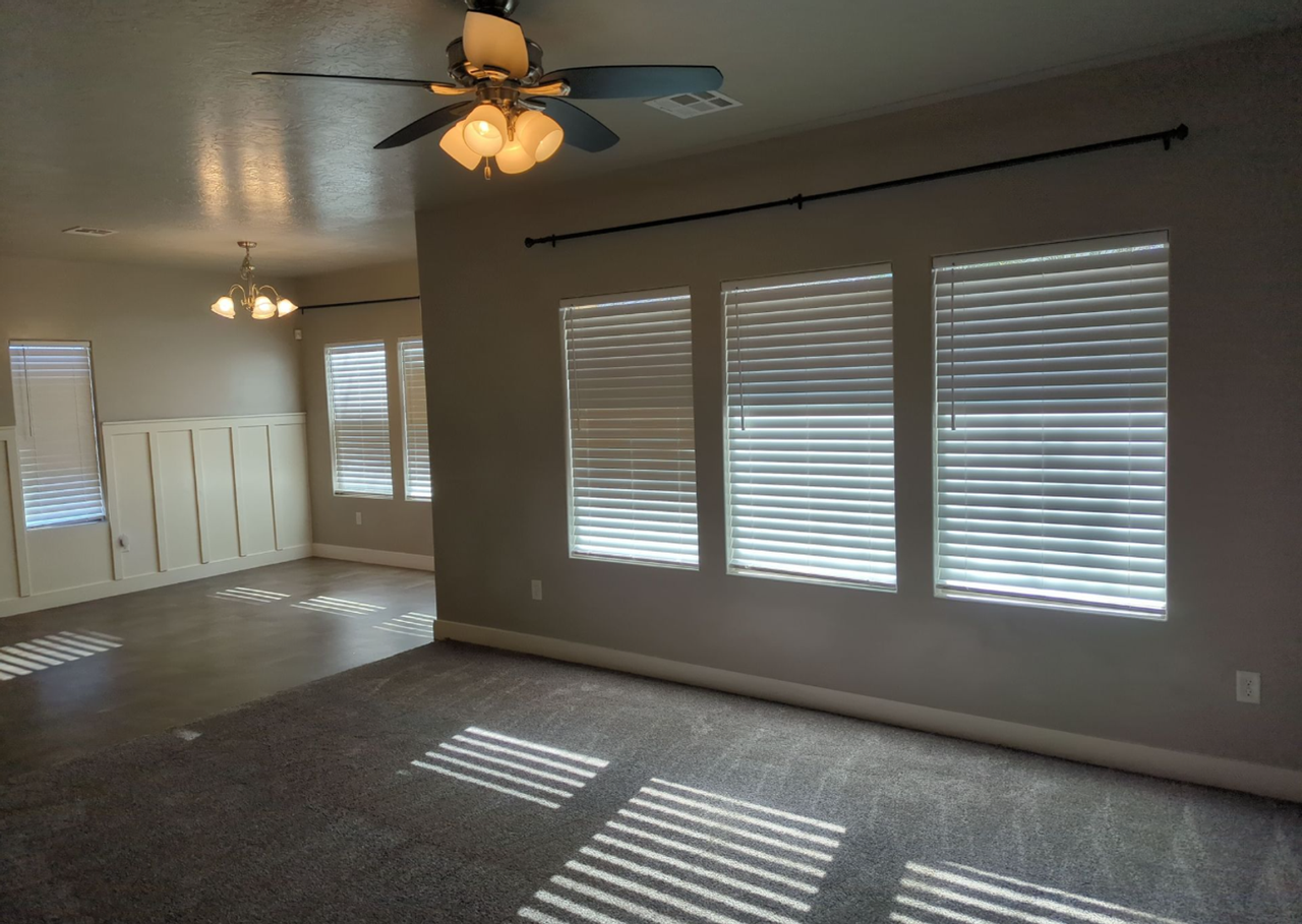 377 W 3323 S - Photo 4 of 12