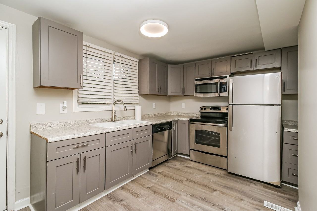 1097 Smith St Sw - Photo 5 of 11