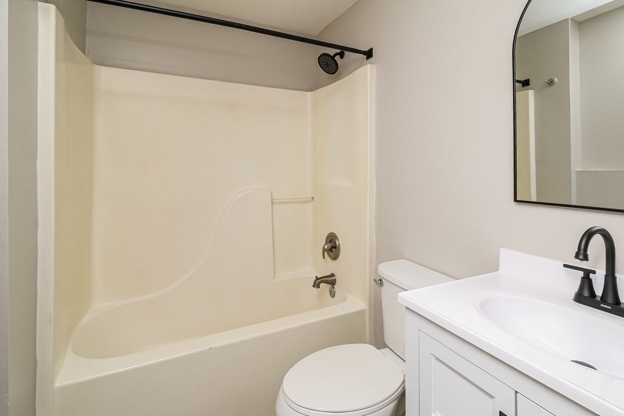 1097 Smith St Sw - Photo 7 of 11