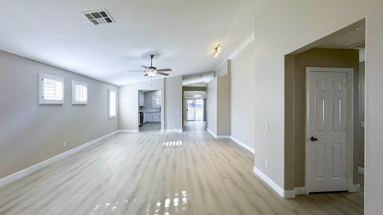 3275 Phantom Rock St - Photo 5 of 37