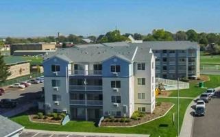 featured image of 1000 W 5th Ave