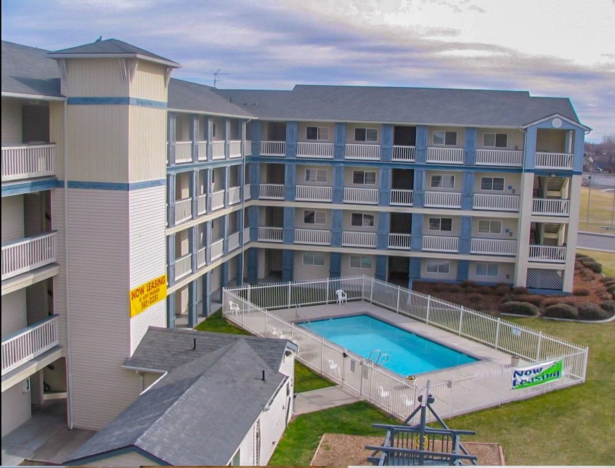 Kent Manor - Photo 4 of 9