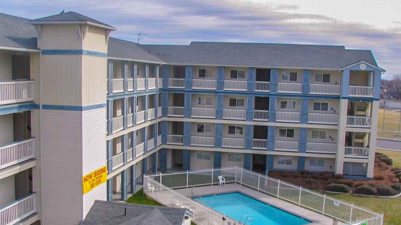 Kent Manor - Photo 5 of 9