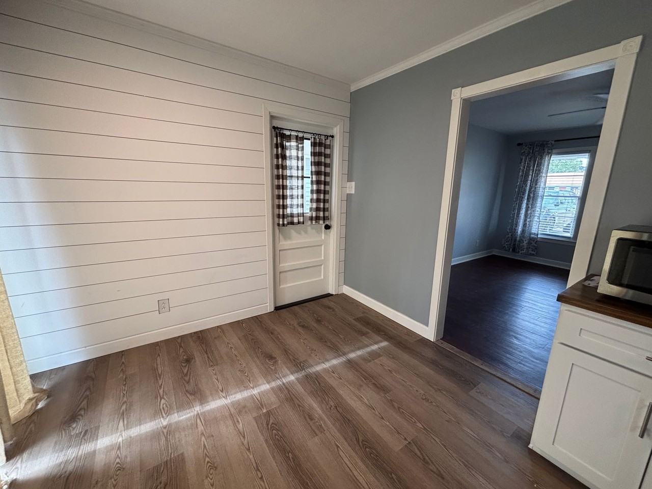 1610 Cline St - Photo 6 of 17