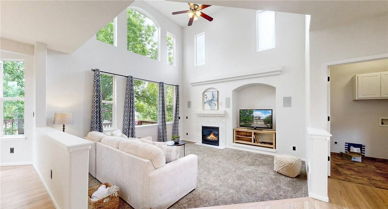 7597 Bison Ct - Photo 4 of 32