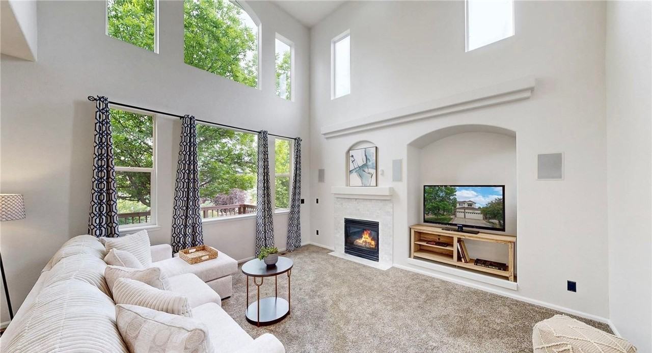 7597 Bison Ct - Photo 5 of 32