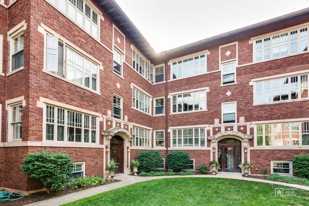 Hinman Court Condos - Photo 5 of 9