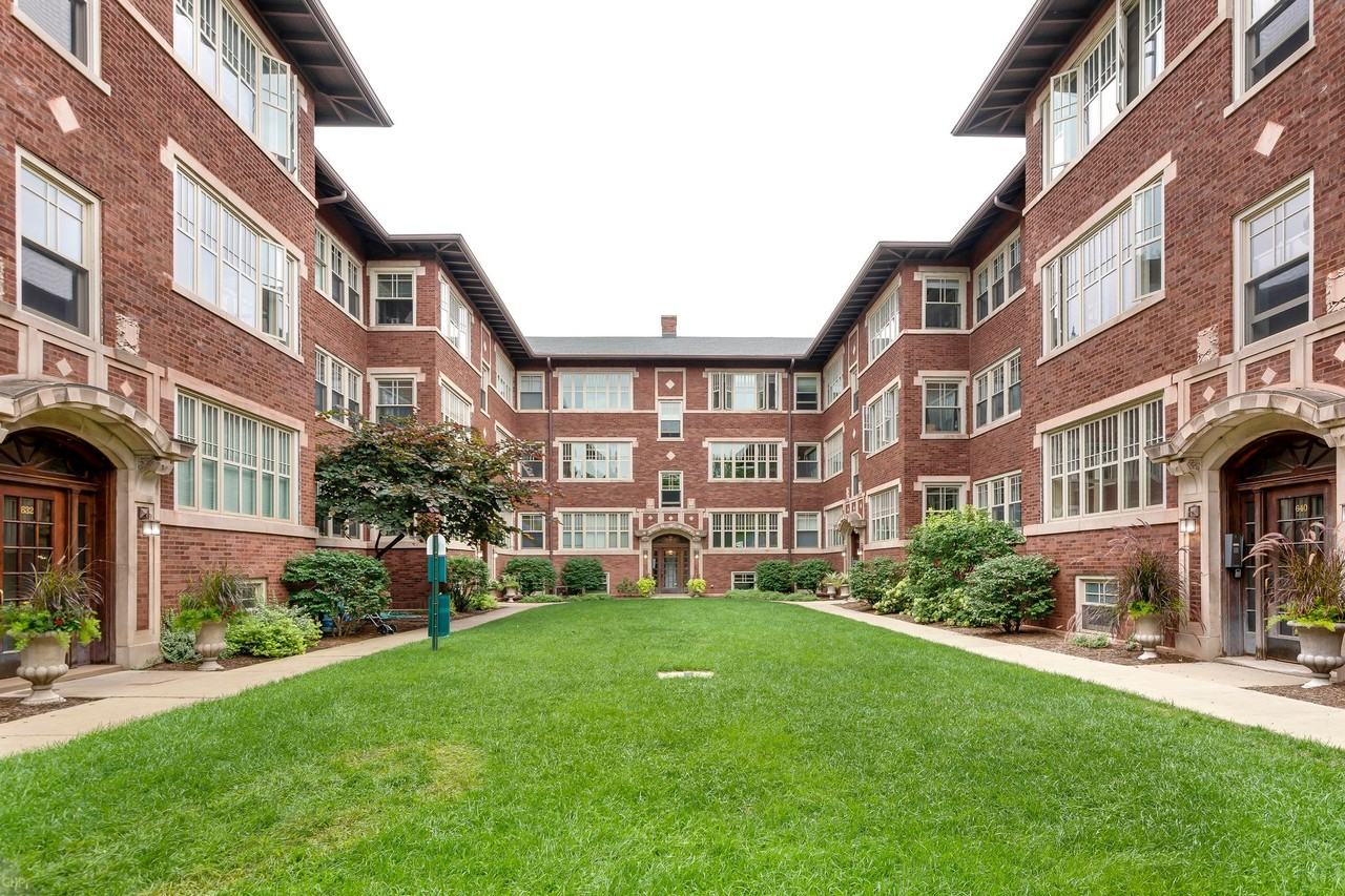 Hinman Court Condos - Photo 7 of 50