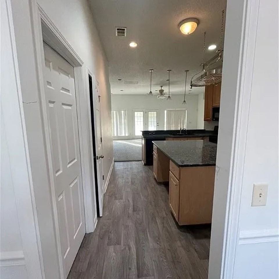 568 Marshview Dr - Photo 3 of 18