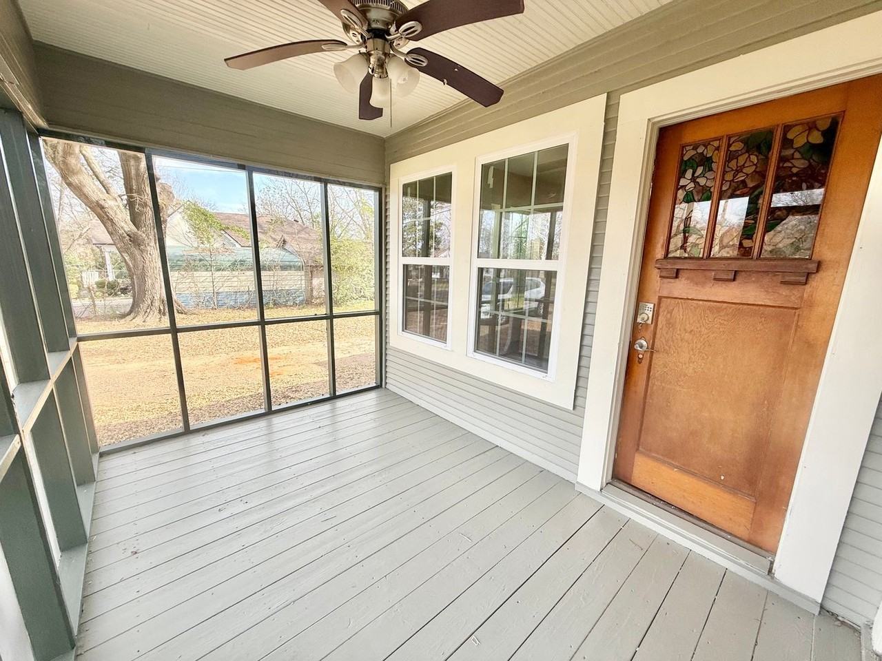 1717 E Houston St - Photo 2 of 19