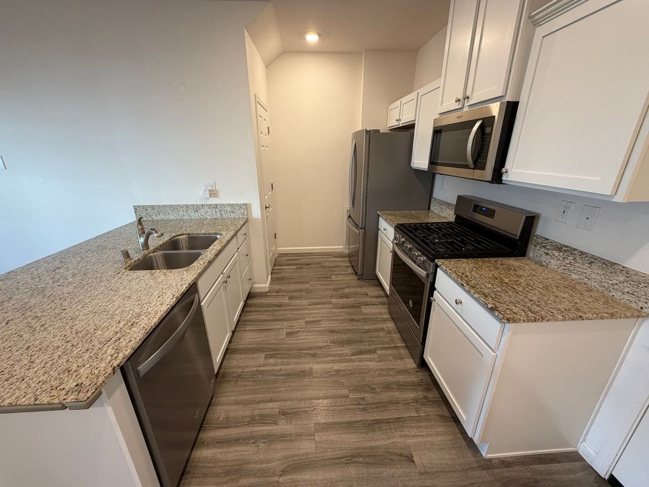 529 Autumn Breeze Cir - Photo 2 of 18