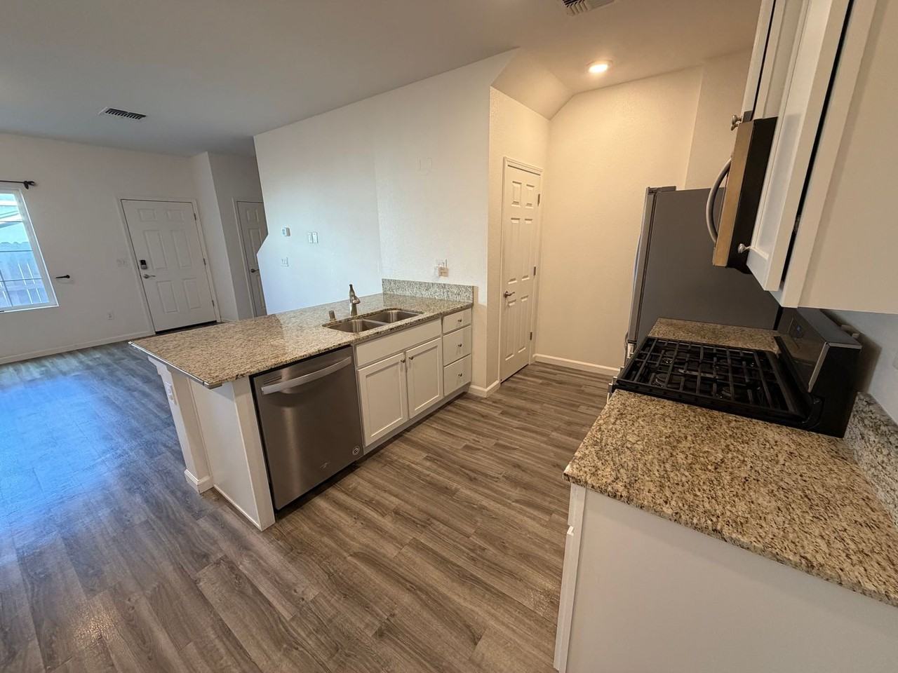 529 Autumn Breeze Cir - Photo 5 of 18