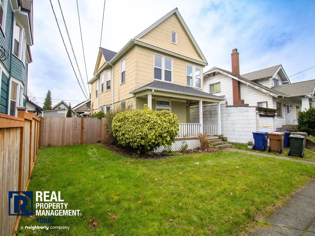 614 N Steele St - Photo 3 of 26