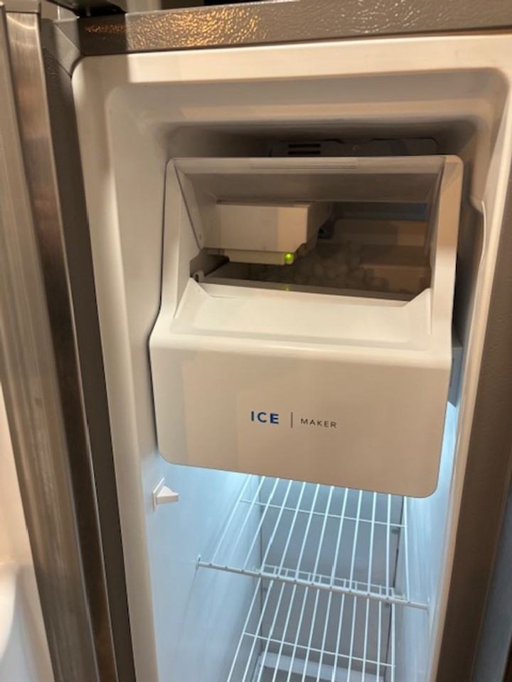 271 E 8th St - Photo 7 of 18