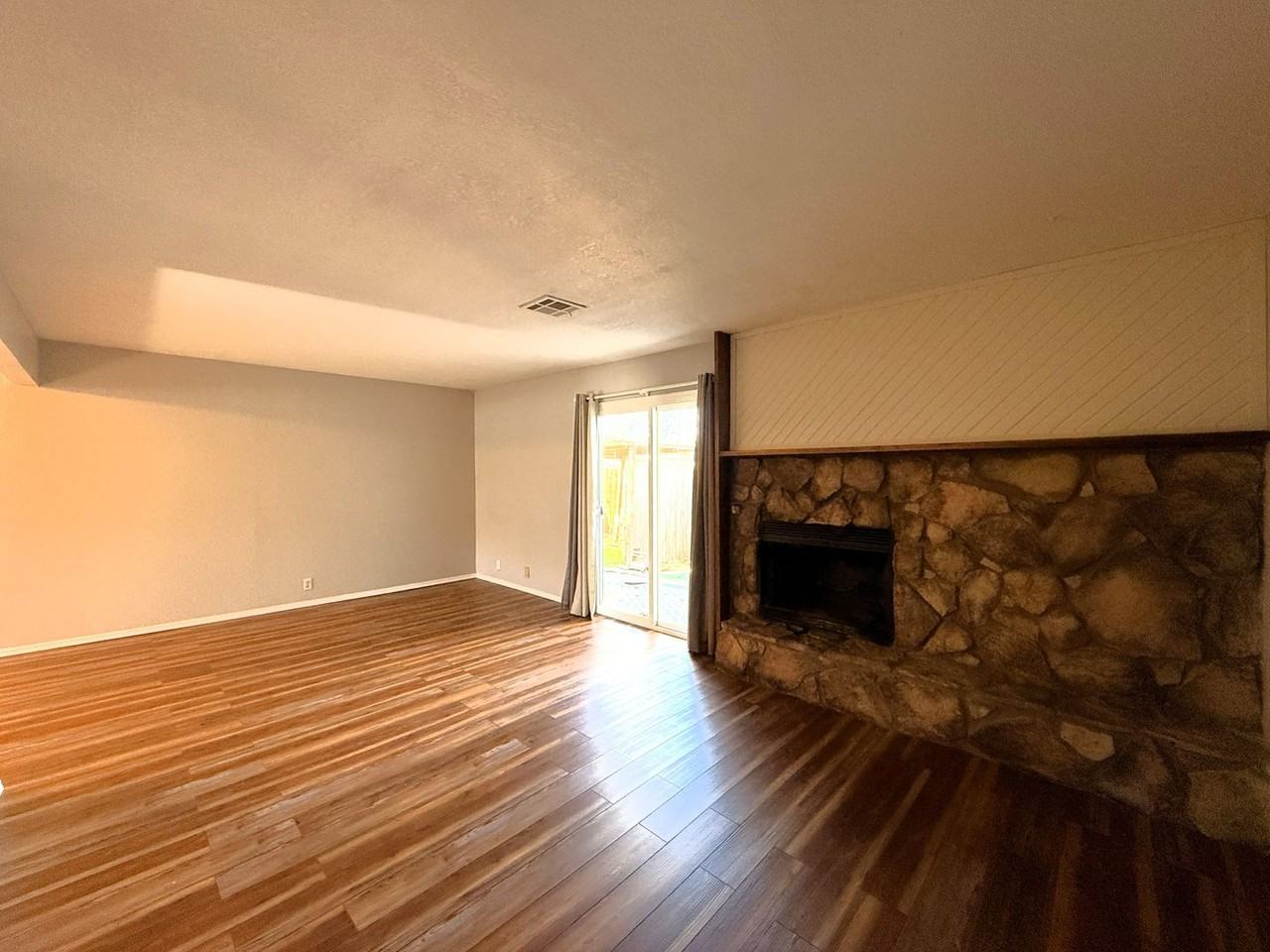 8081 Nw 23rd St - Photo 5 of 18